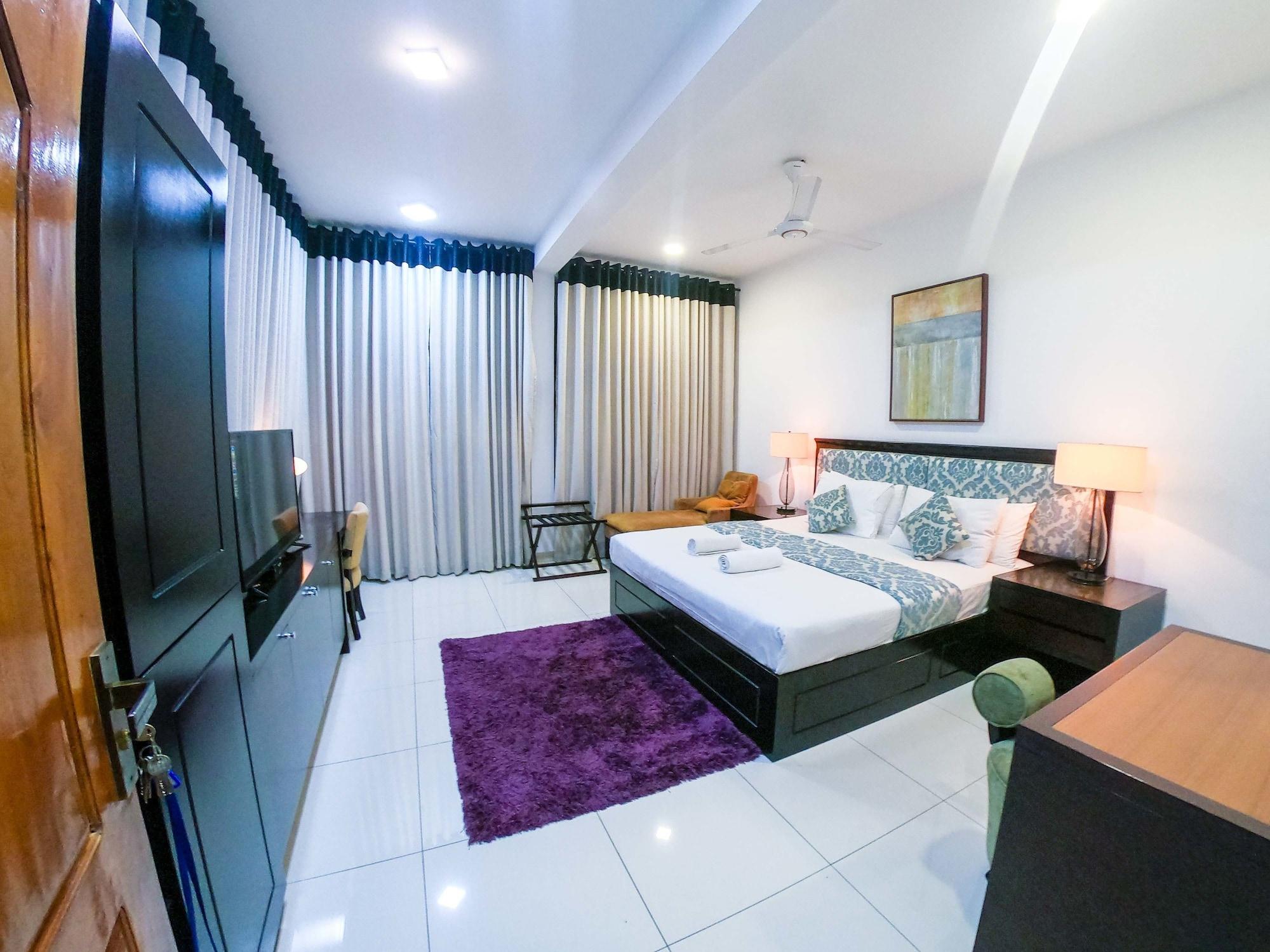 Romance Hills Hotel Канди Екстериор снимка