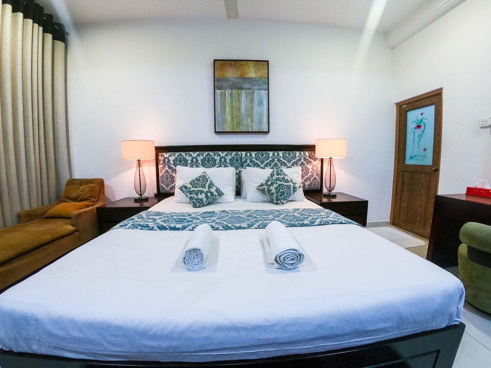 Romance Hills Hotel Канди Екстериор снимка