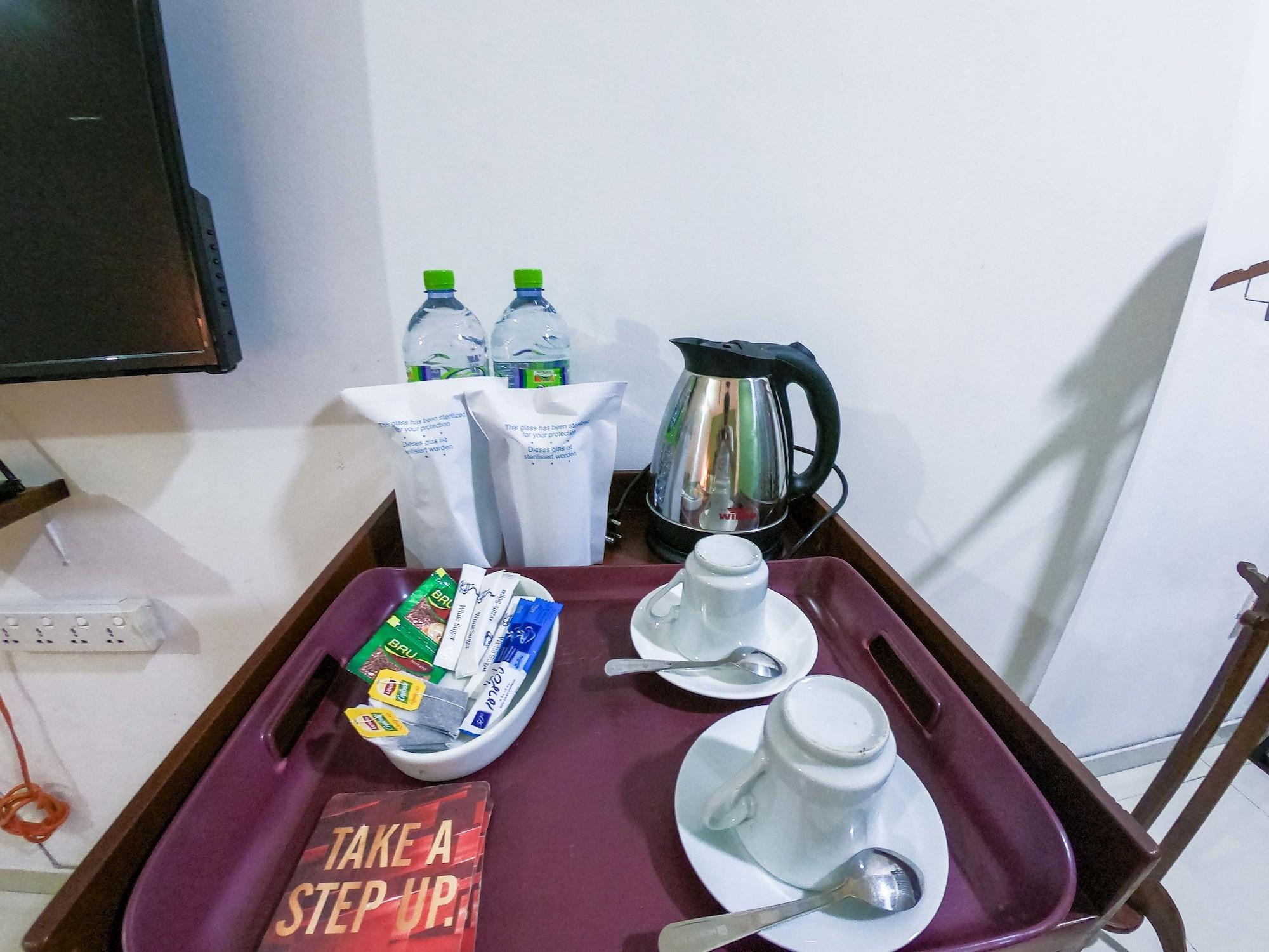 Romance Hills Hotel Канди Екстериор снимка