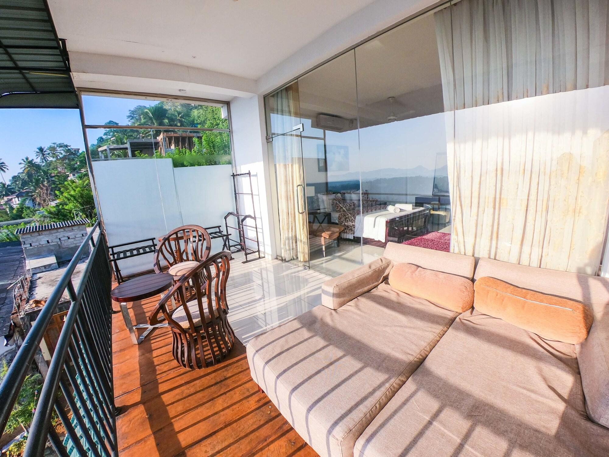 Romance Hills Hotel Канди Екстериор снимка