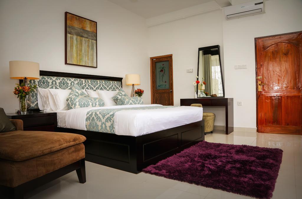 Romance Hills Hotel Канди Екстериор снимка