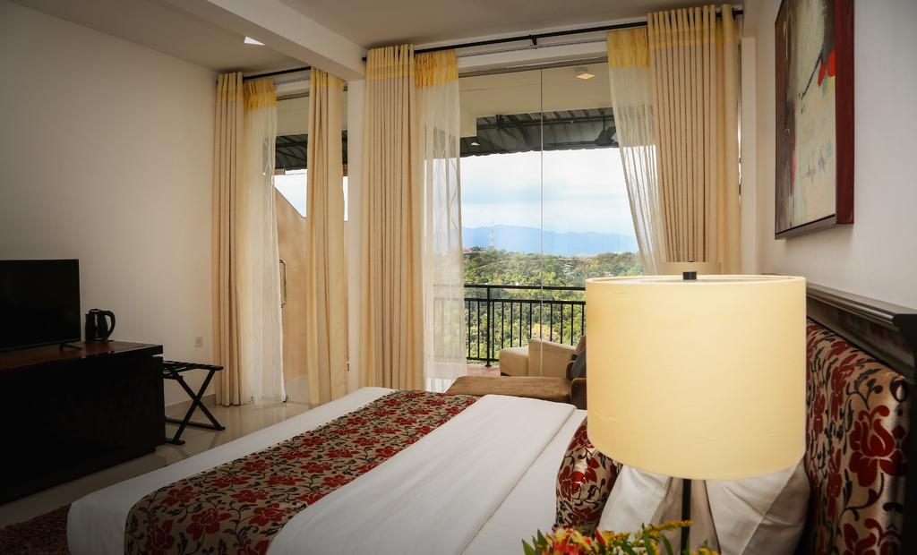 Romance Hills Hotel Канди Екстериор снимка