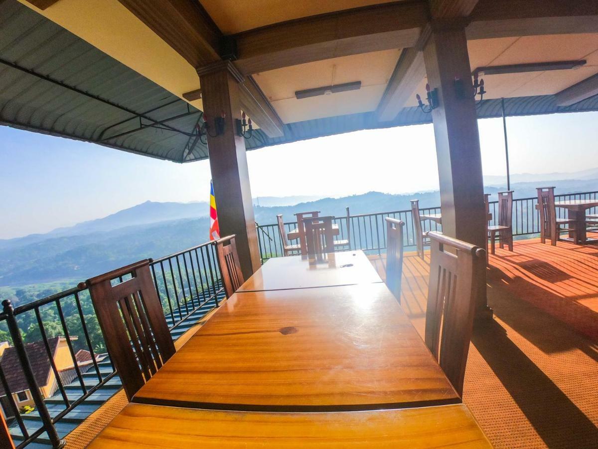 Romance Hills Hotel Канди Екстериор снимка